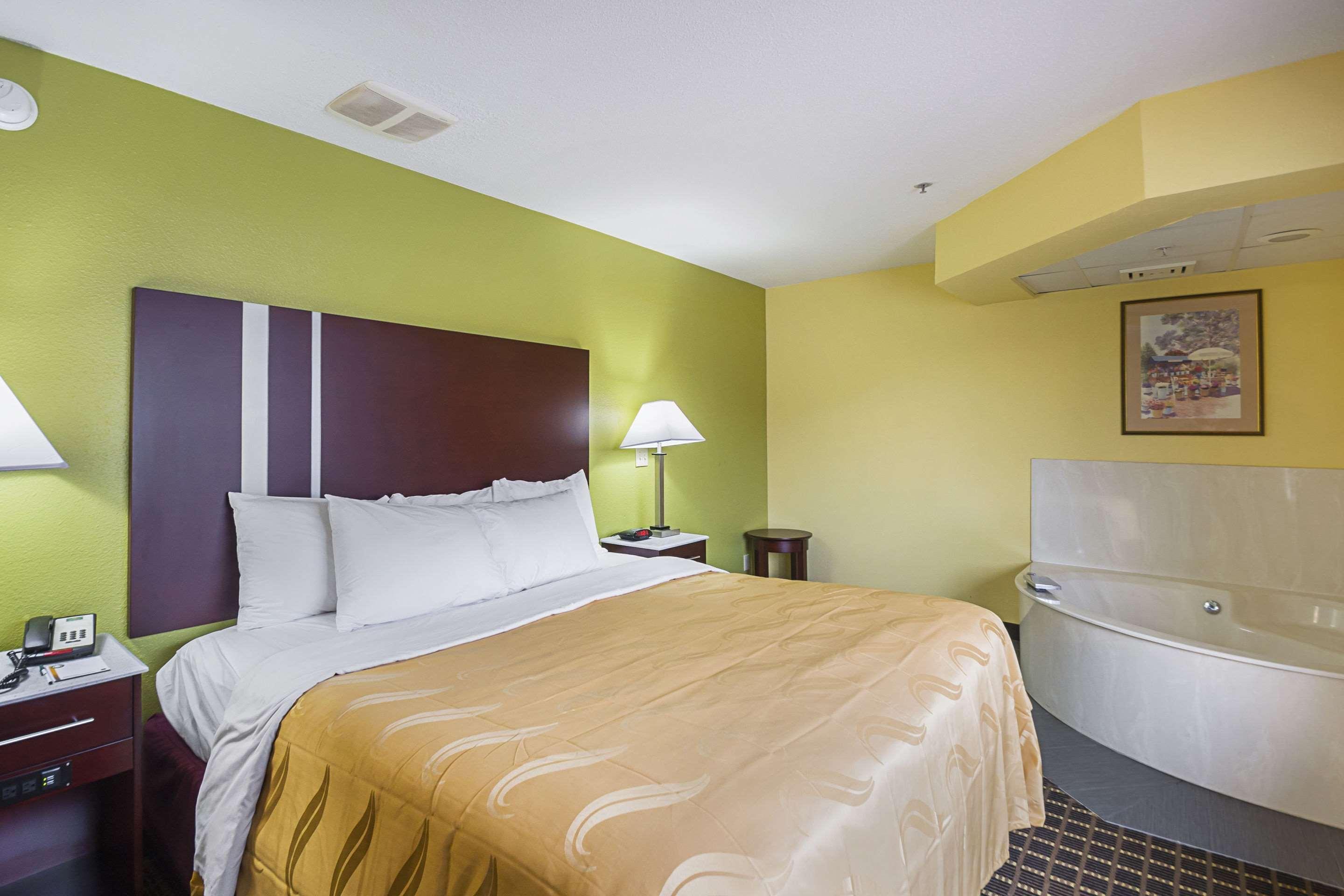 Quality Inn & Suites Harrington - Milford Exteriör bild