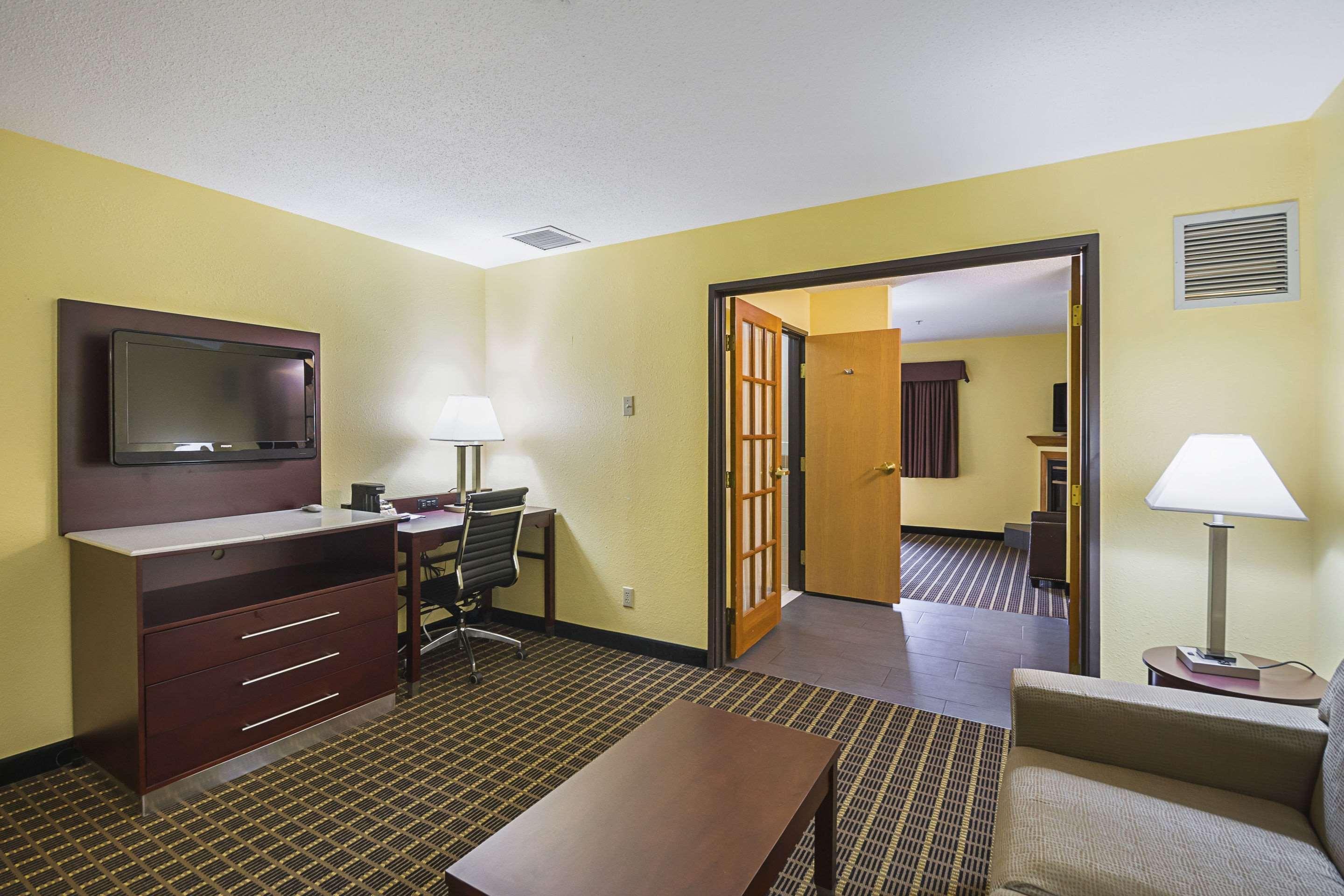Quality Inn & Suites Harrington - Milford Exteriör bild