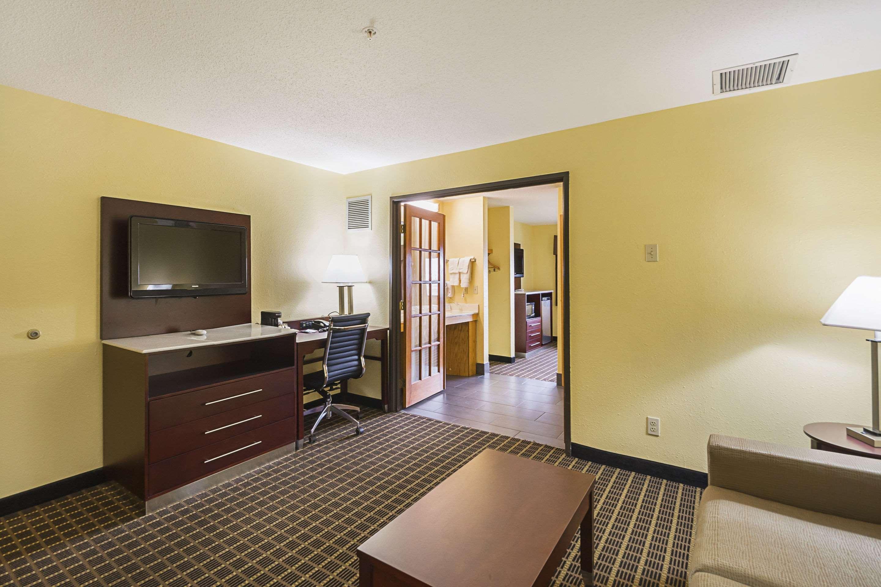 Quality Inn & Suites Harrington - Milford Exteriör bild
