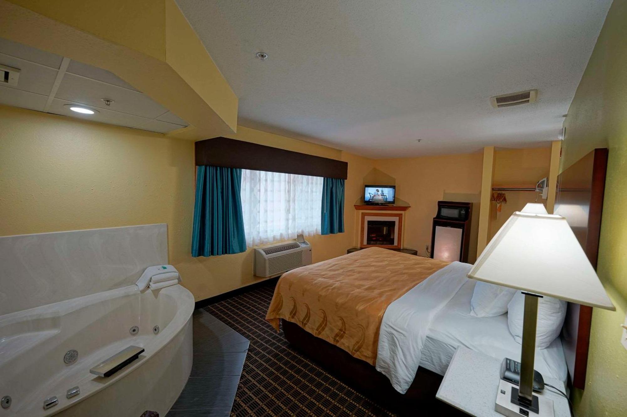 Quality Inn & Suites Harrington - Milford Exteriör bild