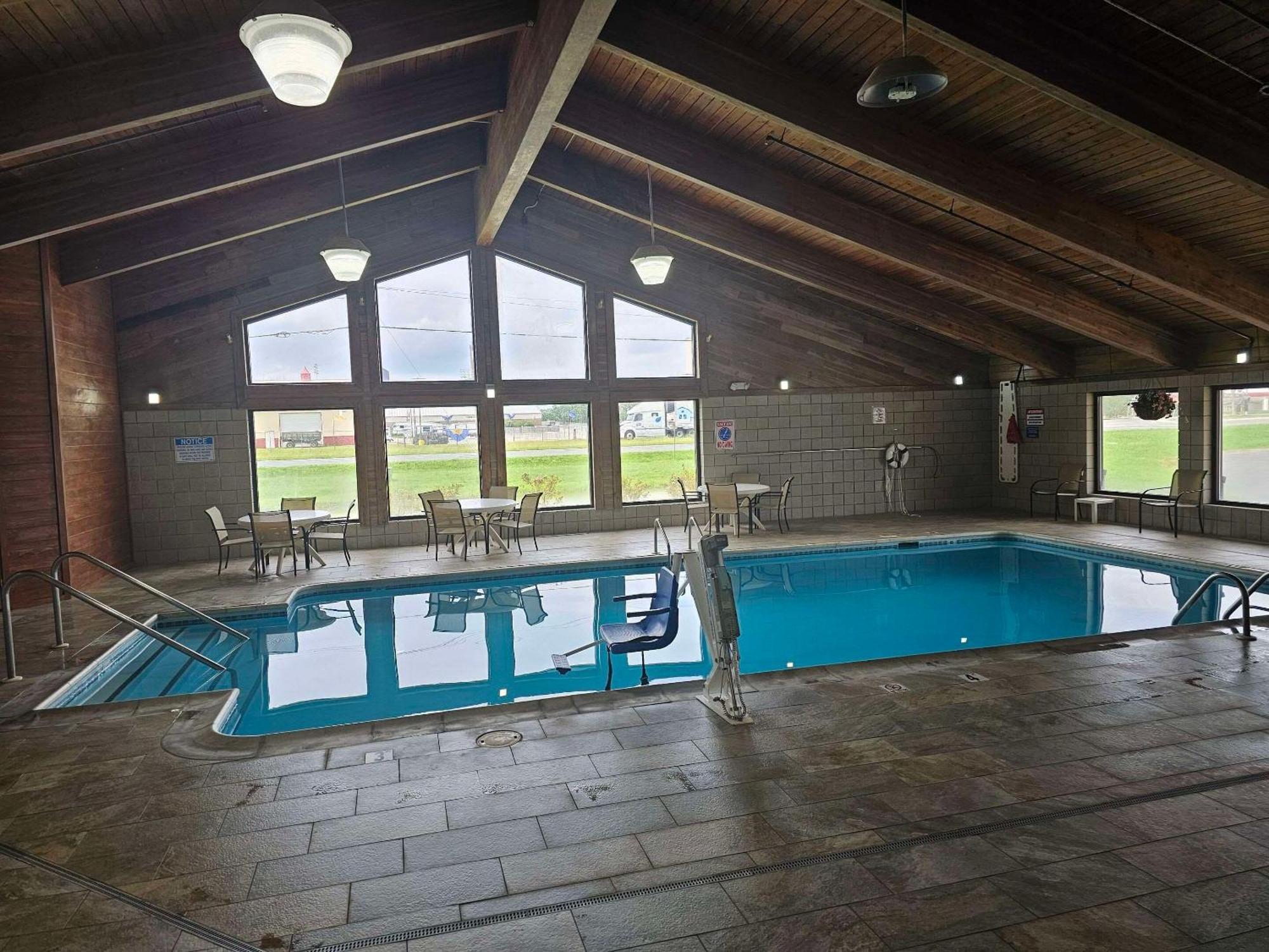Quality Inn & Suites Harrington - Milford Exteriör bild