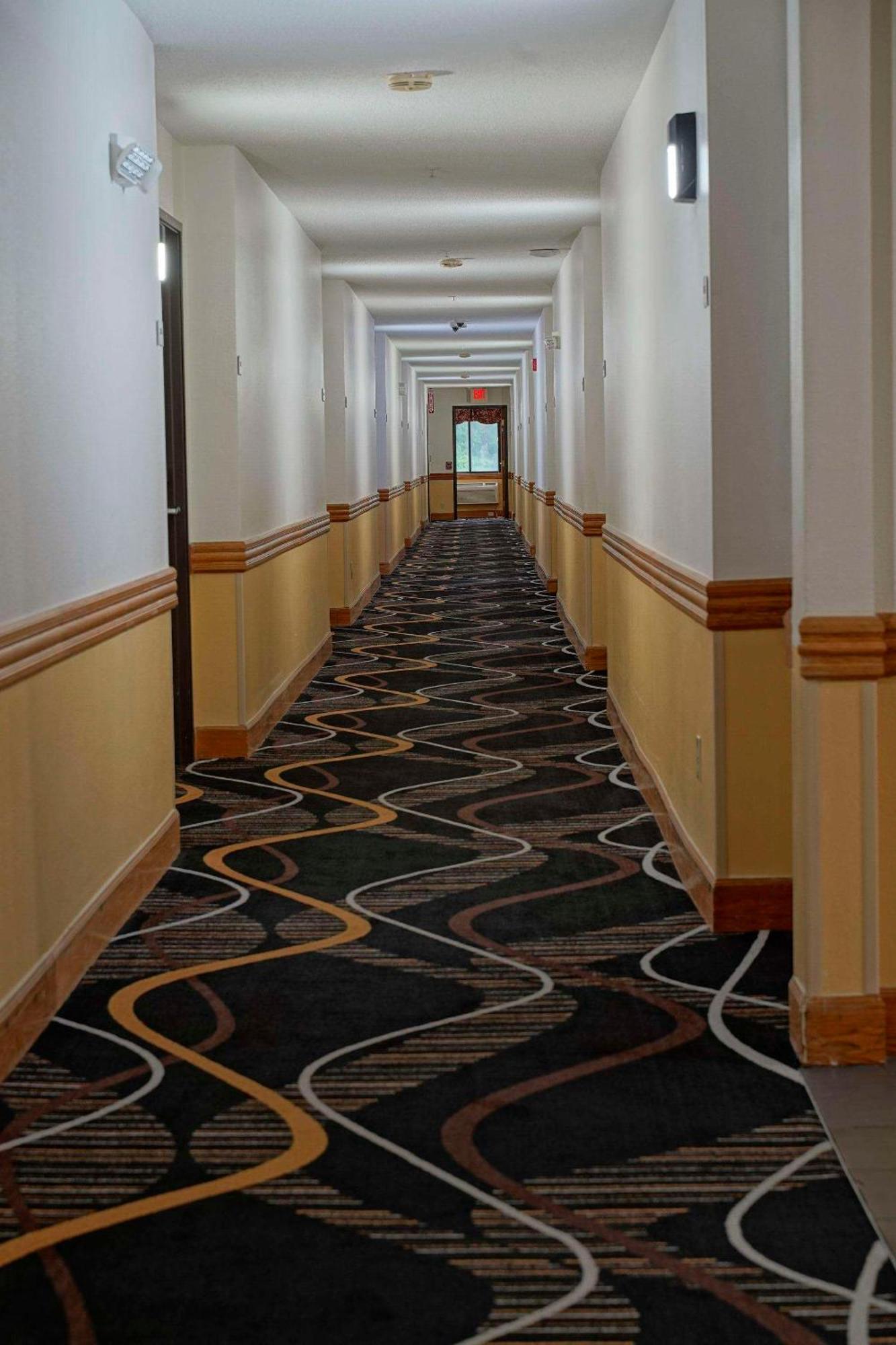 Quality Inn & Suites Harrington - Milford Exteriör bild
